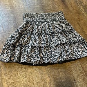 american eagle floral tiered skirt - size medium